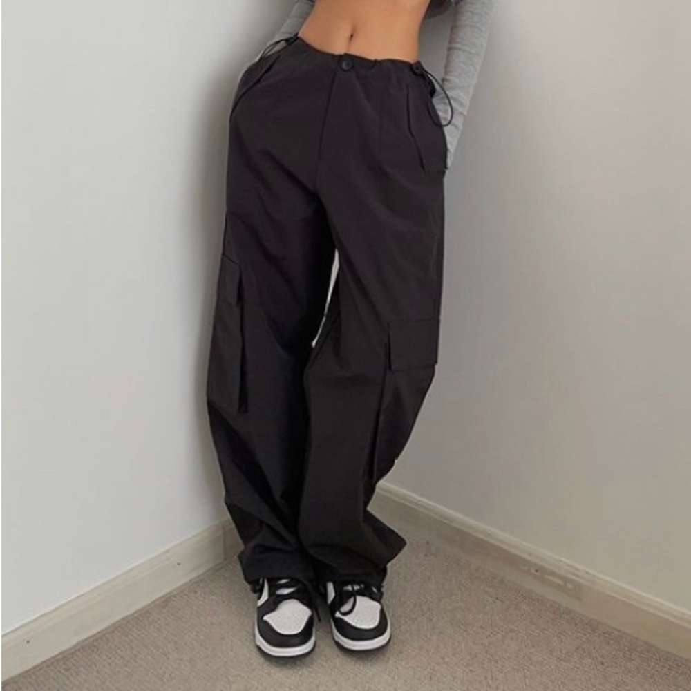 baggy black cargo pants